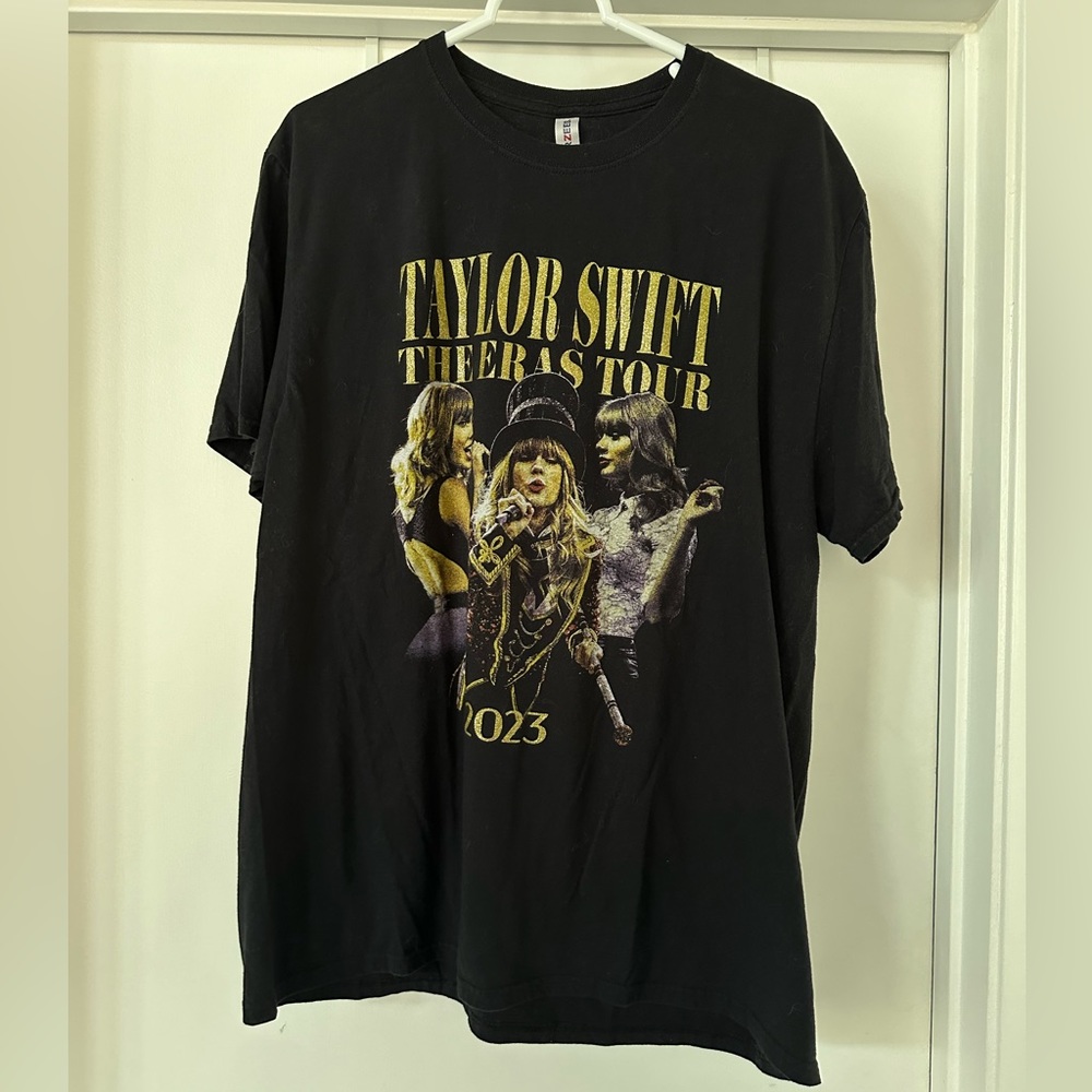 Taylor Swift Eras Tour T Shirt XXL - RARE!